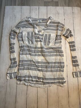 Old Navy Cream and Black Striped Long Sleeve V-Neck Top
